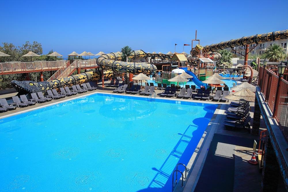 Hotel Cactus Mirage Family Club à Yalıkavak Extérieur photo