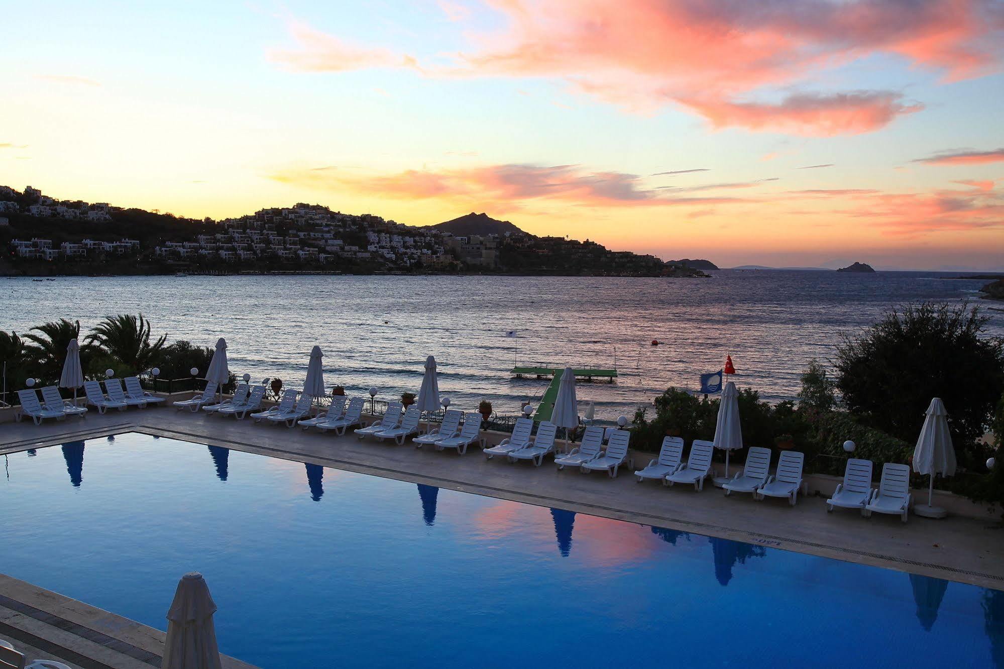 Hotel Cactus Mirage Family Club à Yalıkavak Extérieur photo