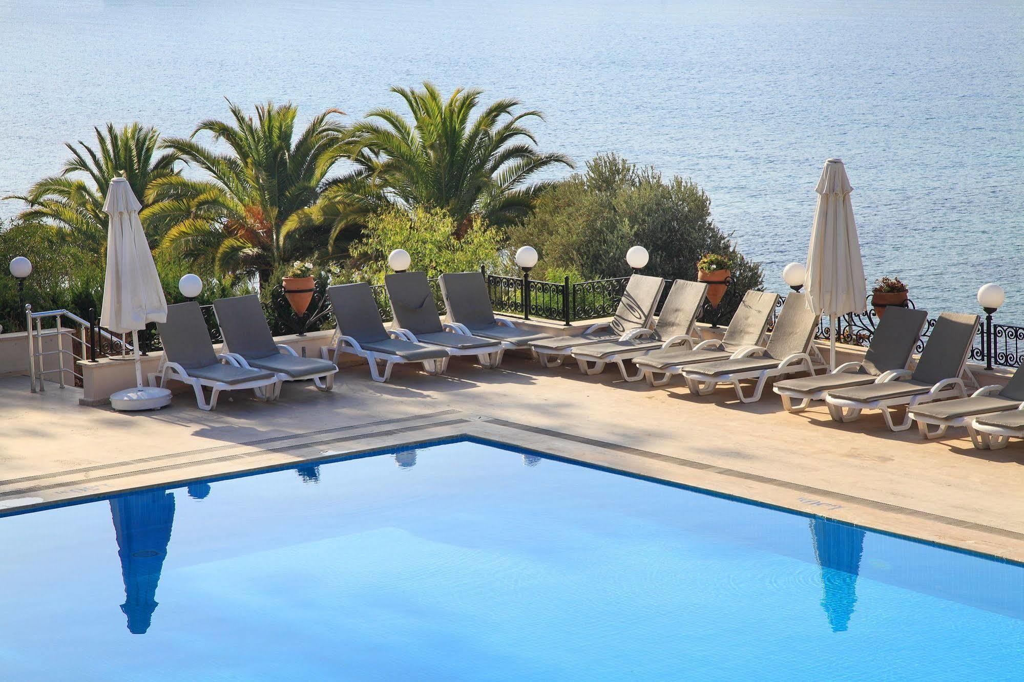 Hotel Cactus Mirage Family Club à Yalıkavak Extérieur photo