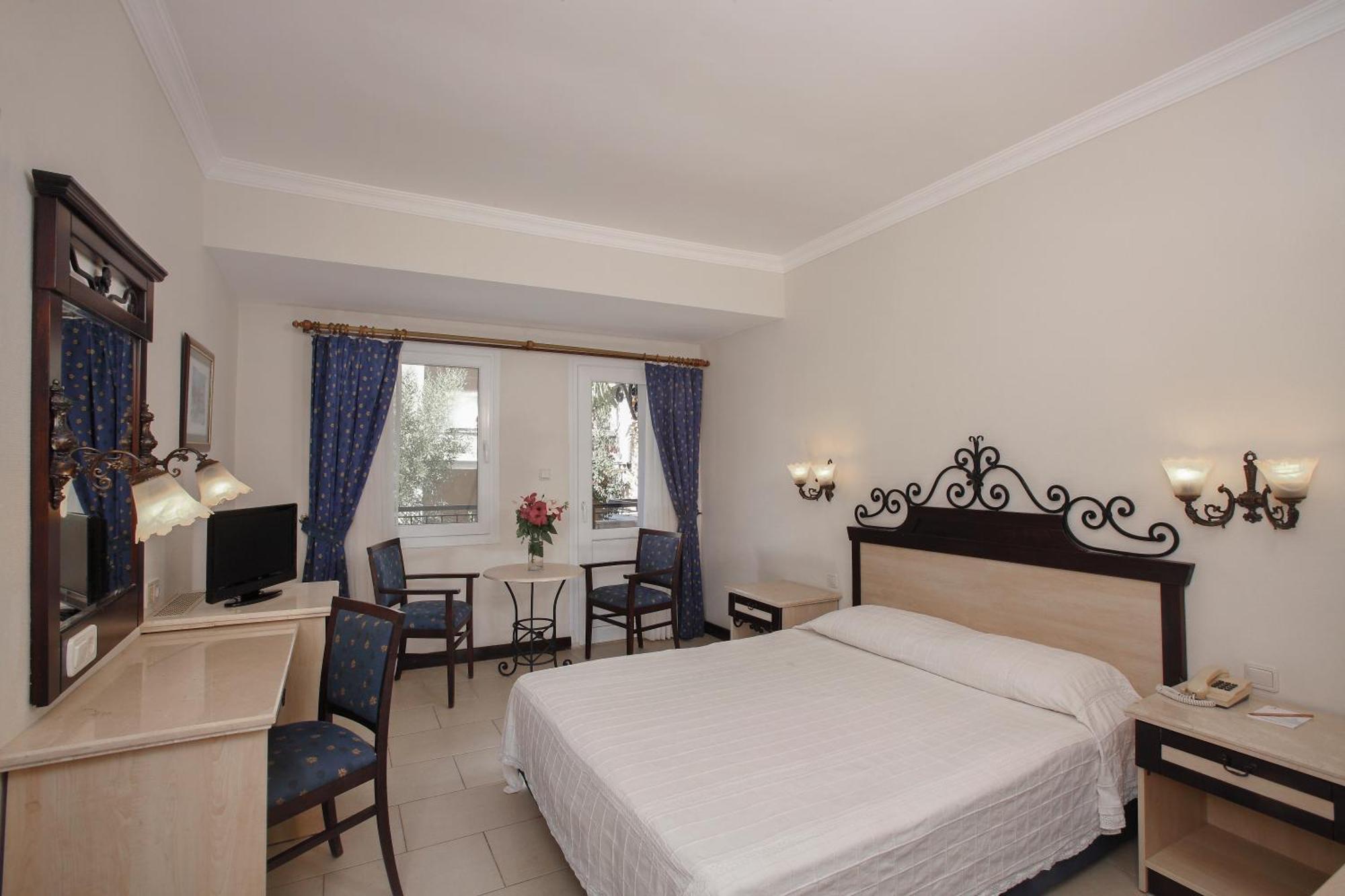 Hotel Cactus Mirage Family Club à Yalıkavak Extérieur photo